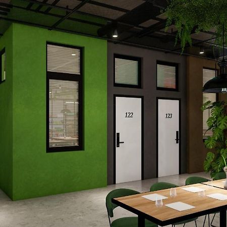 Mega Hostel Саранда Екстер'єр фото